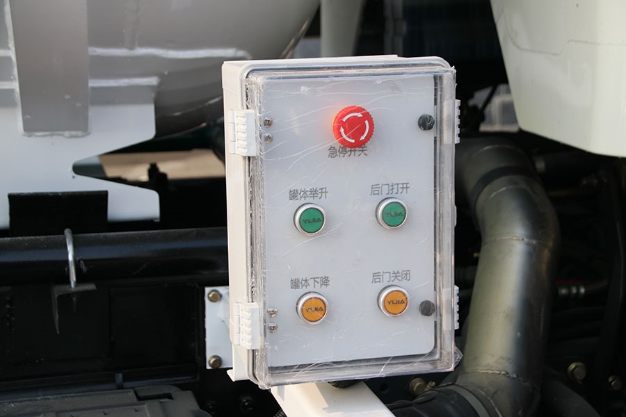 電動吸污車細(xì)節(jié)圖